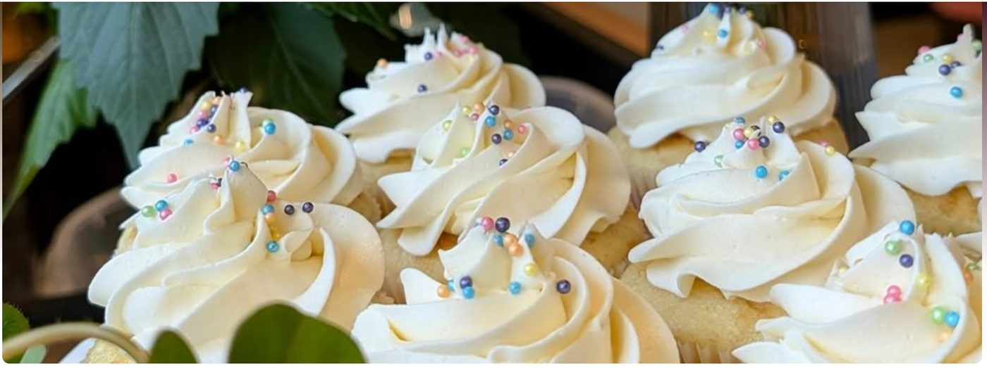 Vanilla cupcakes with rainbow pearls